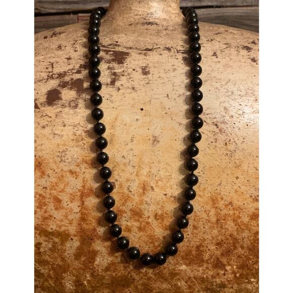 Black Onyx Bead Necklace with Gold Clasp Vintage - Picture 2 of 5